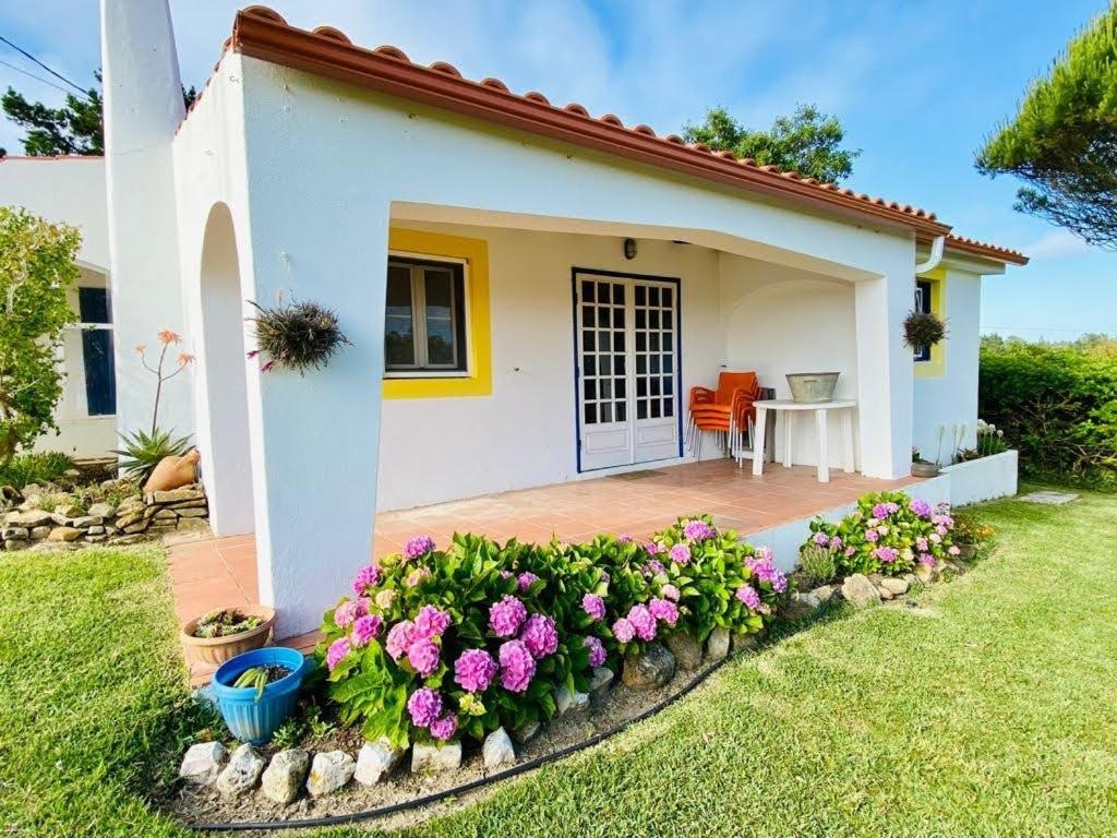 Sondela Self Catering Villa São Martinho do Porto Exterior photo